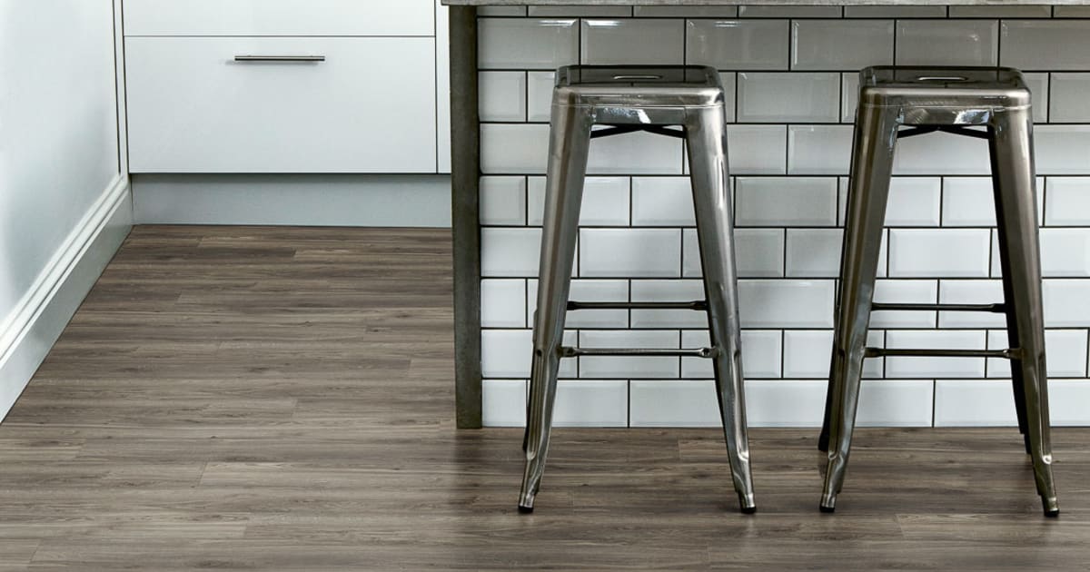 Weathered Oak SB5W2524: Click Luxury Vinyl tiles from the Amtico